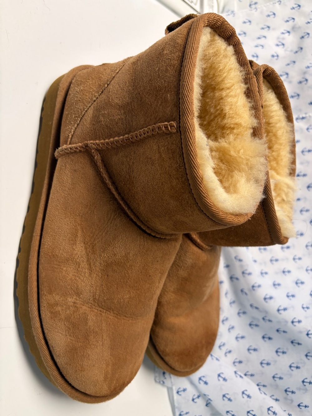 UGG Chestnut sz 7 low Boot - Picture 2 of 7